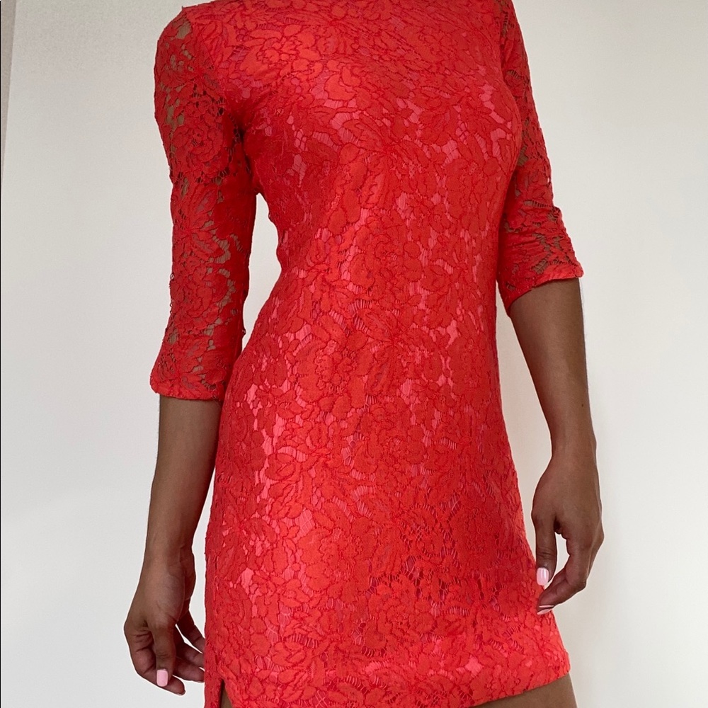 VINCE CAMUTO Lace Cocktail Dress in Peach, Size 2